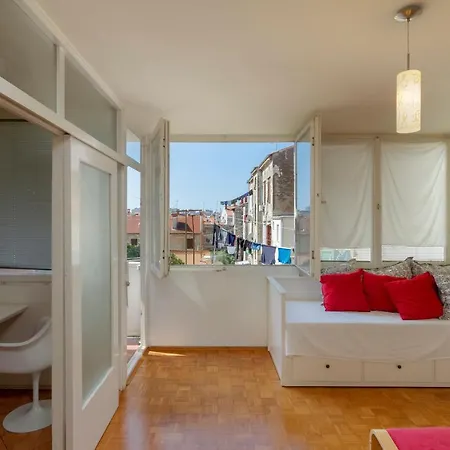 Atelier Apartment *